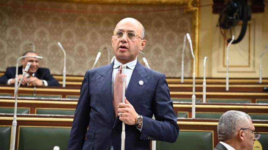 النائب هشام حسين