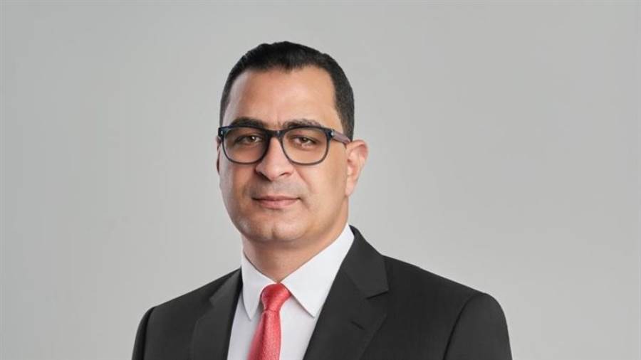 النائب محمود طاهر