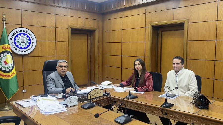 النائبة نشوى الشريف تلتقي محافظ الدقهلية