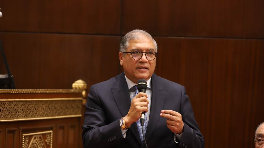 النائب عفت السادات