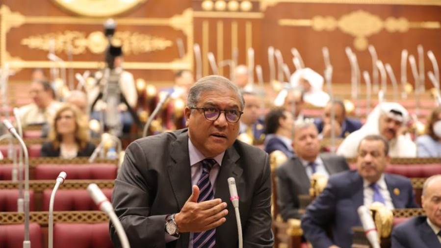 النائب عفت السادات