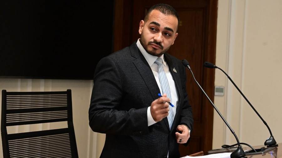 النائب أحمد ناصر