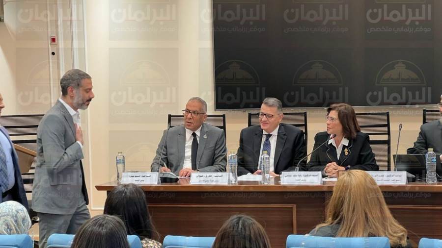 خلال اجتماع لجنة التضامن