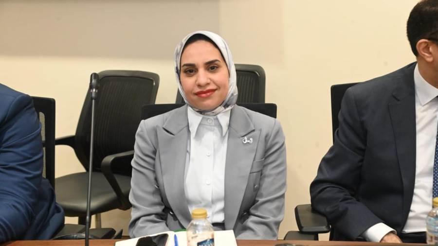 فاطمة عادل