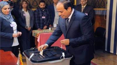 الرئيس السيسي يدلى بصوته في المرحلة الثانية لانتخابات مجلس النواب بدائرة مصر الجديدة