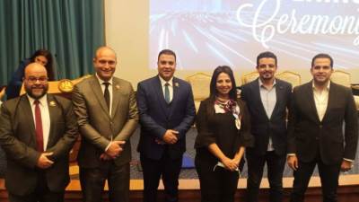 وفد من تنسيقية شباب الأحزاب والسياسيين يزور معرض النقل الذكي