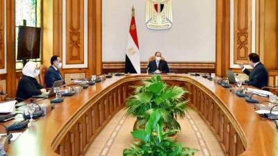 عاجل.. السيسي يجتمع بمدبولي ووزارء التعليم والصحة لمتابعة انتشار كورونا
