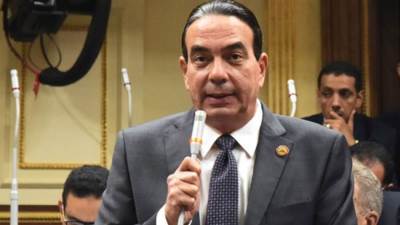 النائب أيمن أبو العلا يوضح الزيادات المقترحة على مصروفات المدارس ورخص السيارات لصندوق الطوارىء الطبية