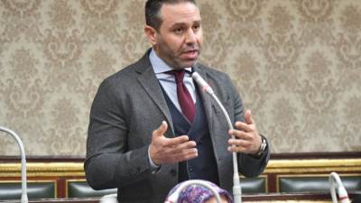 حازم امام يكشف تفاصيل أول مواجهة مع وزير الشباب تحت قبة البرلمان