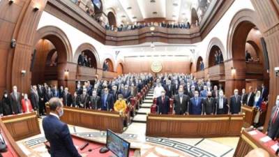 أمين عام الشيوخ للأعضاء: ارتدوا 3 كمامات قبل دخول البرلمان غدا
