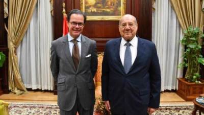 رئيس الشيوخ يلتقي سفير فرنسا في القاهرة 