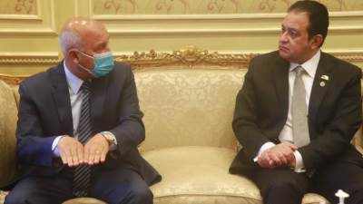 علاء عابد يستقبل الفريق كامل الوزير بمقر اللجنه 