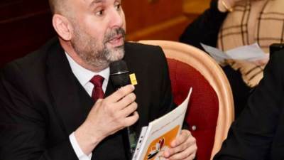 “نقل الشيوخ” تؤيد اقتراح باسم كامل بشأن السلالم الكهربائية بمحطات مترو الخط الأول