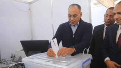 الدكتور هاني سري الدين يدلي بصوته في انتخابات رئاسة حزب الوفد
