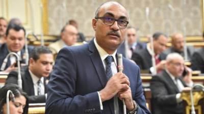 إيهاب منصور: الباعة الجائلون أزمة مرورية وأمنية تتطلب تدخلًا عاجلًا | خاص