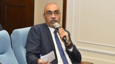 إيهاب منصور: أين الإحصاءات؟ نريد أرقامًا واضحة قبل إصدار قانون السوشيال ميديا