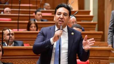 أيمن محسب: الحرب تطيل أمد عدم اليقين والحكومة تستعد بإجراءات مرنة ومدروسة