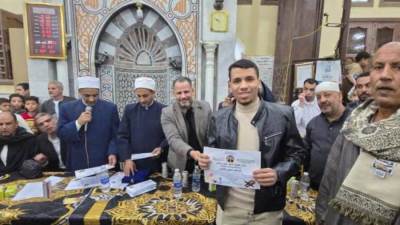 النائب محمد فاروق يشهد تكريم 200 من حفظة كتاب الله بقرية دلاص ببني سويف 