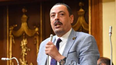 أشرف أمين يطالب الحكومة بضبط منظومة فواتير الخدمات الأساسية