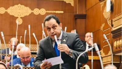 محمد الجندي يطالب الحكومة بخطة عاجلة لاستيعاب عودة العمالة المصرية من الخليج