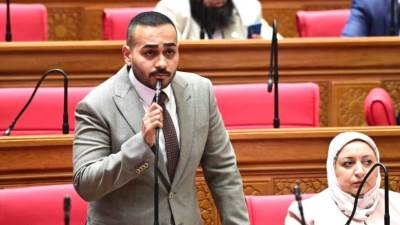 أحمد ناصر يطالب الحكومة بتوضيح قرار تنظيم الأراضي الصناعية