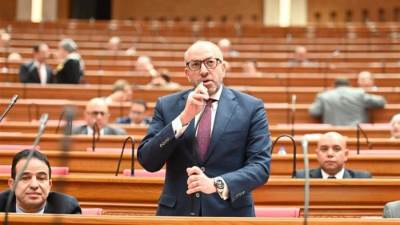  حسام المندوه الحسيني يفتح ملف علاج مرض ضمور العضلات "دوشين"