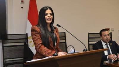 "اللامركزية" ليست شعاراً.. زينب بشير تضع النقاط على الحروف في توزيع موارد المحافظات