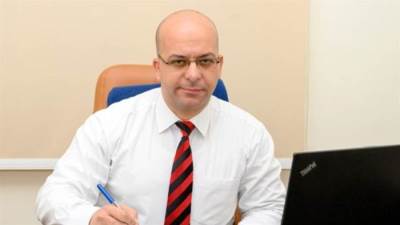 بعد انتهاء الحرب.. معتز الشناوي: تحسن الاقتصاد تدريجي ومراجعة حتمية للزيادات الاستثنائية| خاص