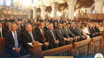 وزير شئون المجالس النيابية يشارك في قداس عيد القيامة المجيد بالكاتدرائية المرقسية 