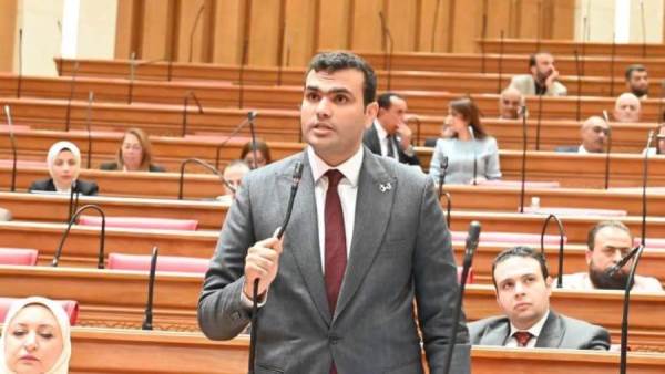 حسين هريدي يواجه الحكومة: إعلانات كبرى في قطاع البترول.. والإنتاج "مكانك سر"